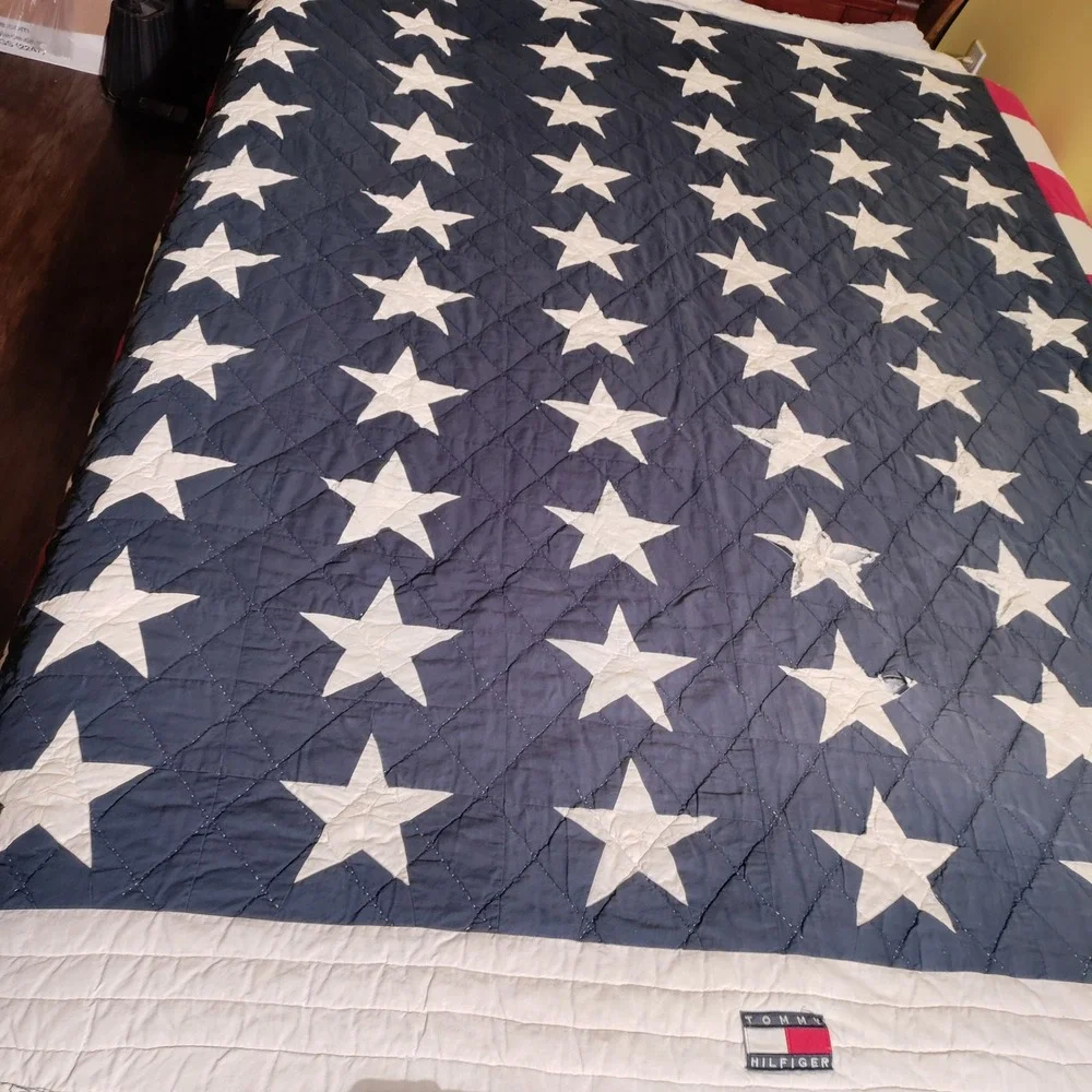 Tommy Hilfiger American Flag Quilt Stars Stripes Approximately 82Wx84L Imperfect